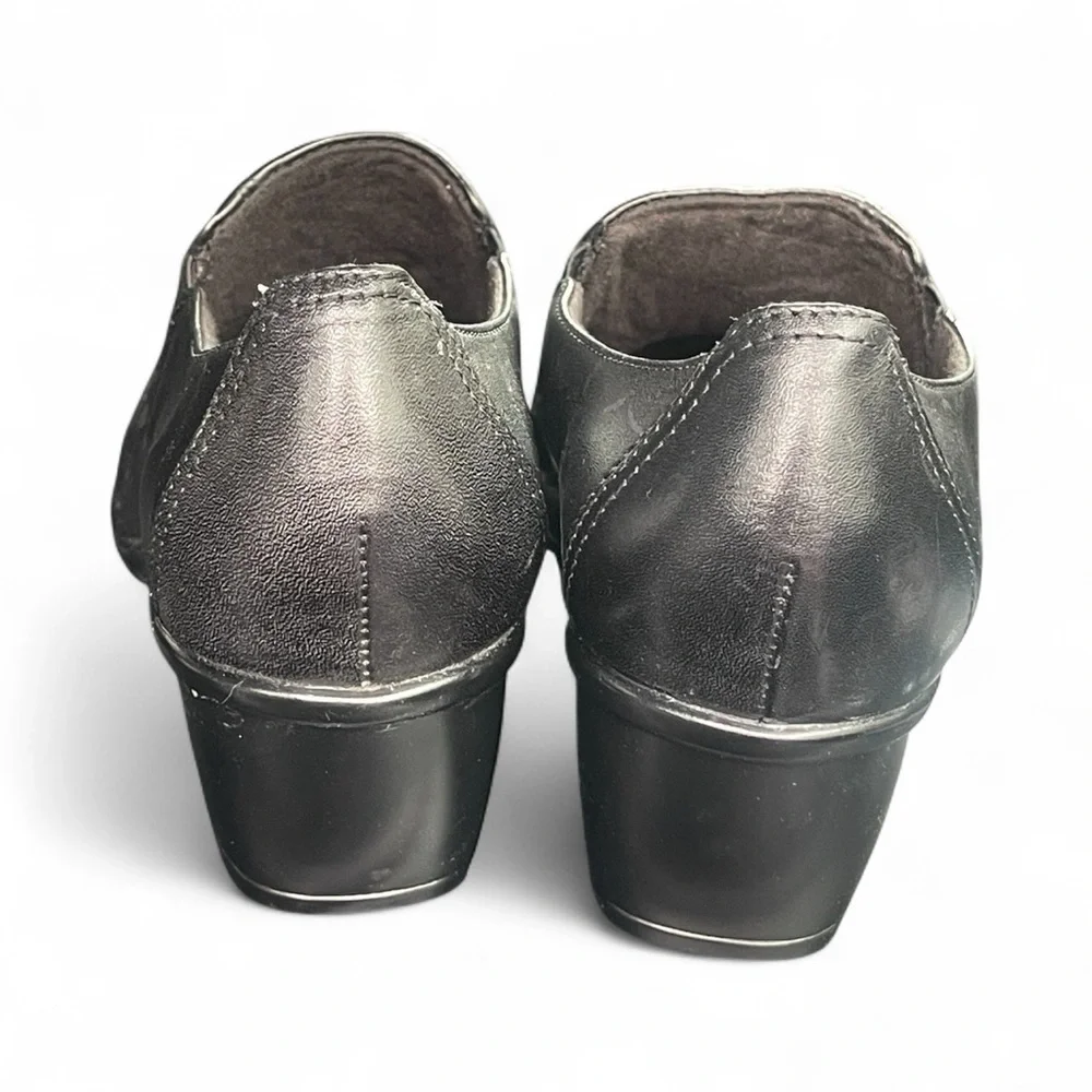 Clarks Partridge Women’s Pleated Leather Slip On Shoes Black Loafers 89487 Sz 7